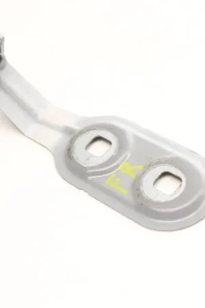 BMW Front Right Fender Mount / Bracket 41357207208 Clearance